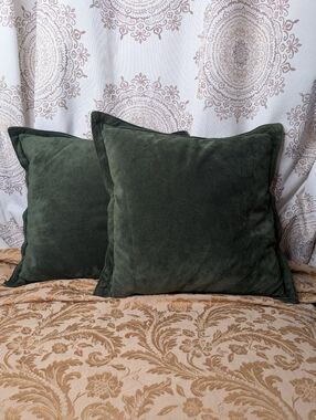 Pair Ralph Lauren Green Suede 15" Feather Filled Zip Closure Decorative Pillows